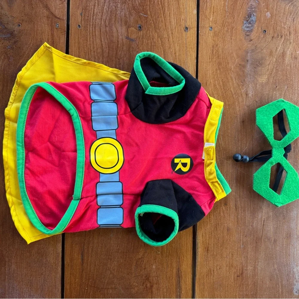 Superhero pet with Mask - Robin